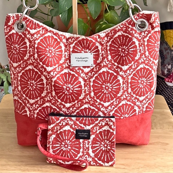 Madison Handbags Colorful Geometric Print Canvas Shoulder Bag and Wristlet - Picture 1 of 13